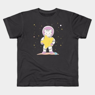 Lovely cute kitten girl astronaut hold the star Kids T-Shirt